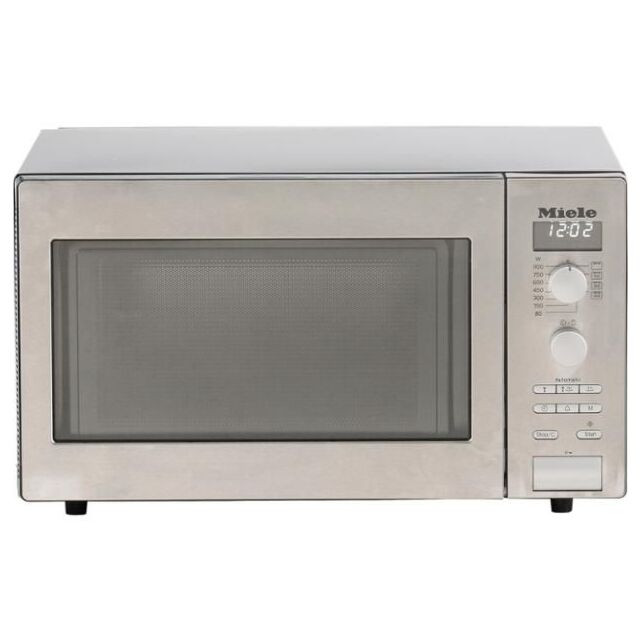 Miele M6012SC Cl St 26 Litre Free Standing Microwave With Grill
