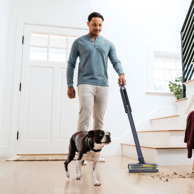 Shark WV362UKT Cordless Stick Vacuum Cleaner with anti hair wrap technolgy- Run Time 32minutes- Roya